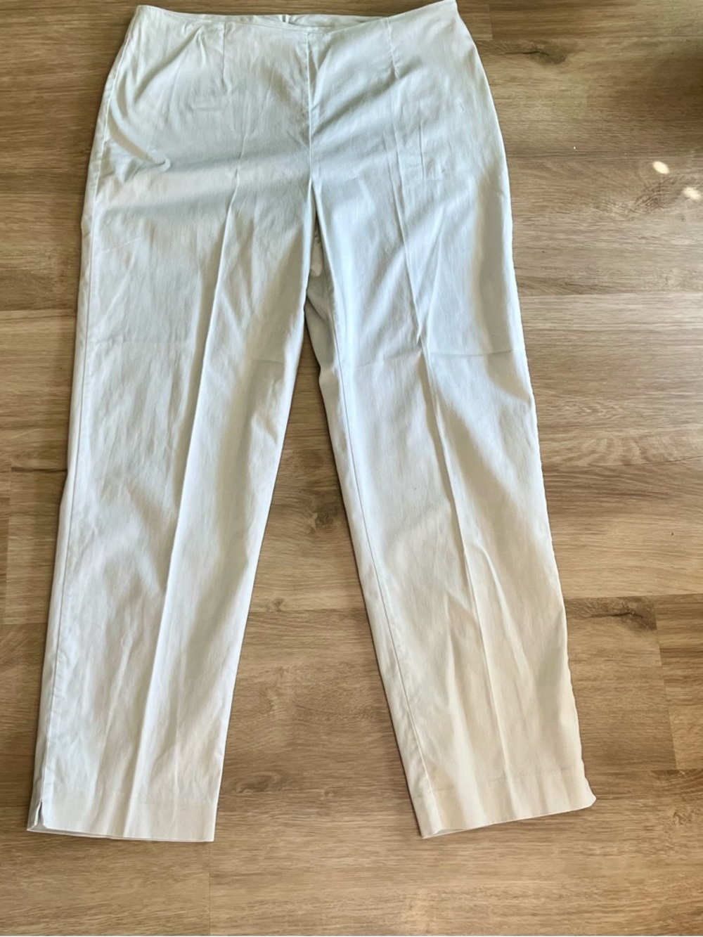 Ruby Rd. Casual Stretch Tan Straight Leg Zippered Capri Size 10